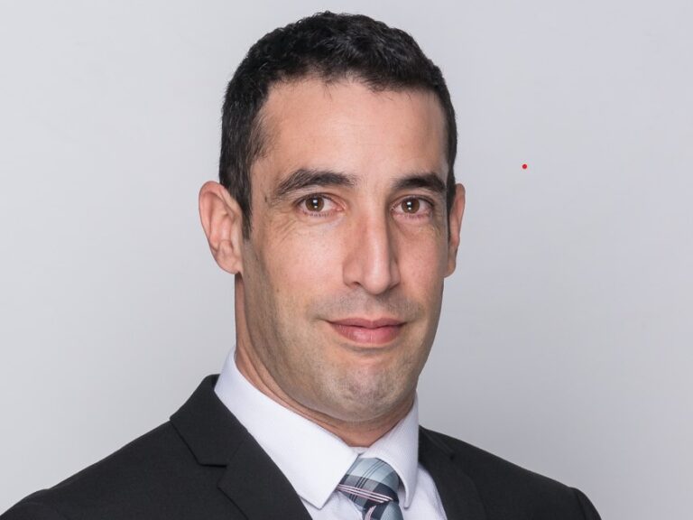 Ofir-head-shot-e1671595868731-768x576.jpg